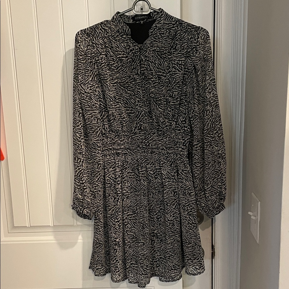 Dynamite Black and White Zebra Long Sleeve Dress
